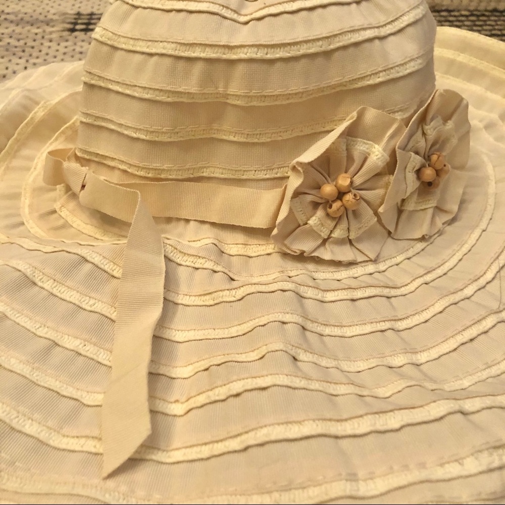 Packable Sun Hat - Picture 2 of 3